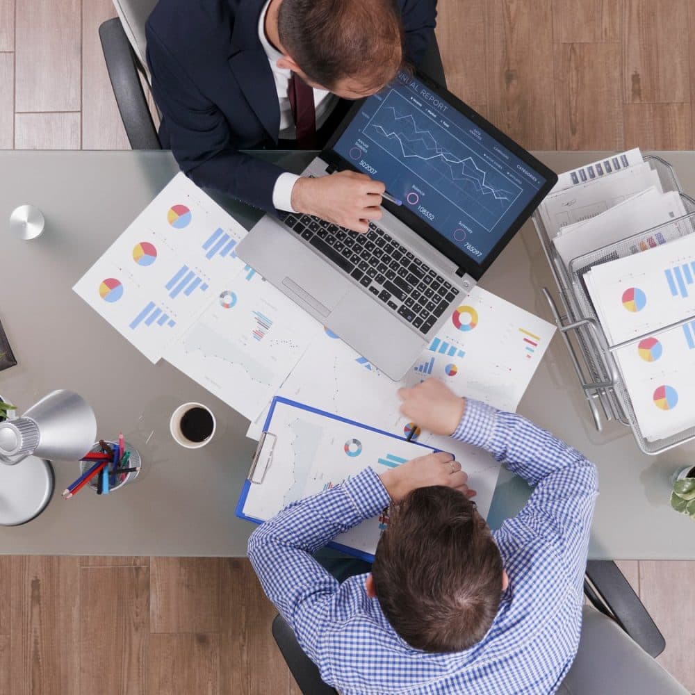 Investment analysis desk